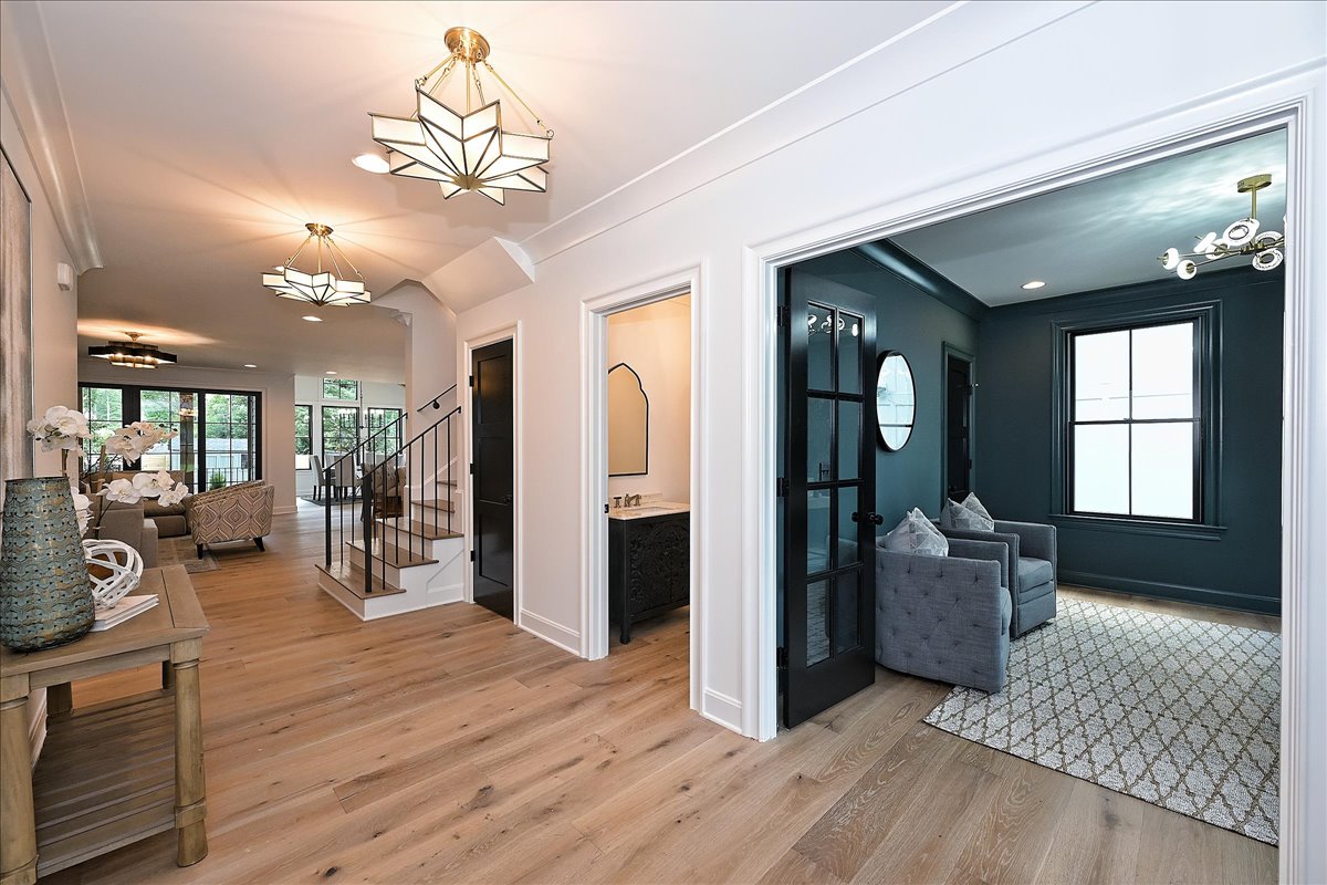 3209 Mayfield Avenue — view 3