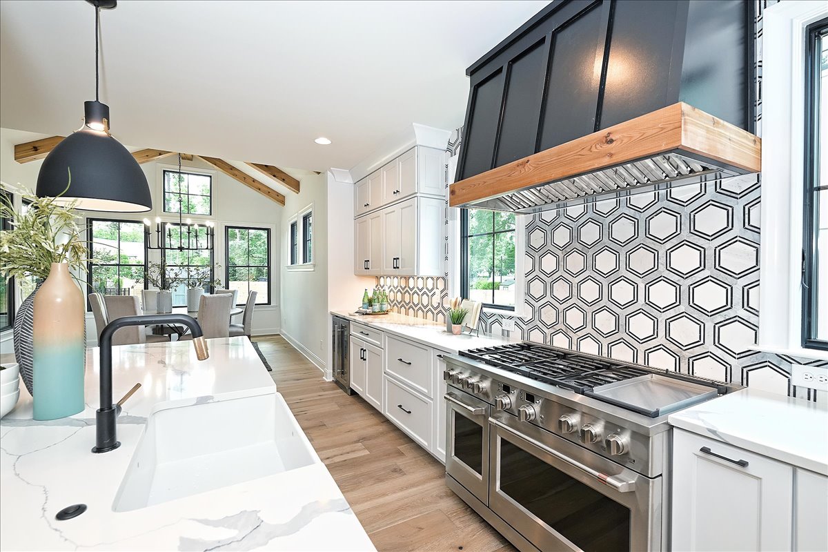 3209 Mayfield Avenue — view 15
