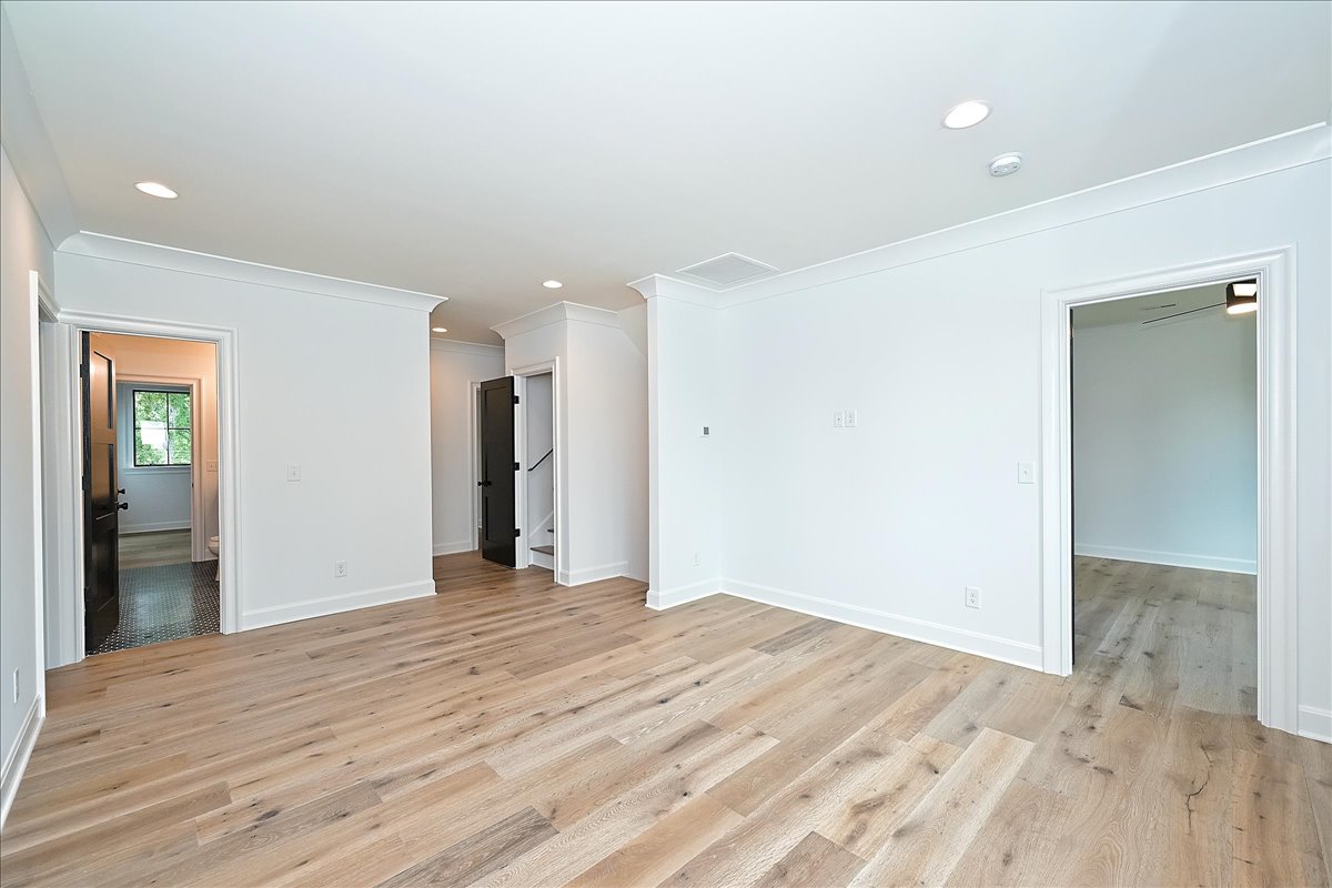 3209 Mayfield Avenue — view 25