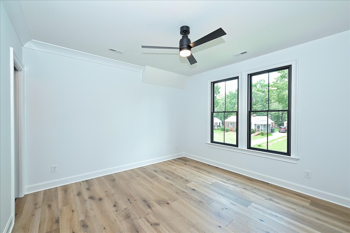 3209 Mayfield Avenue — view 31
