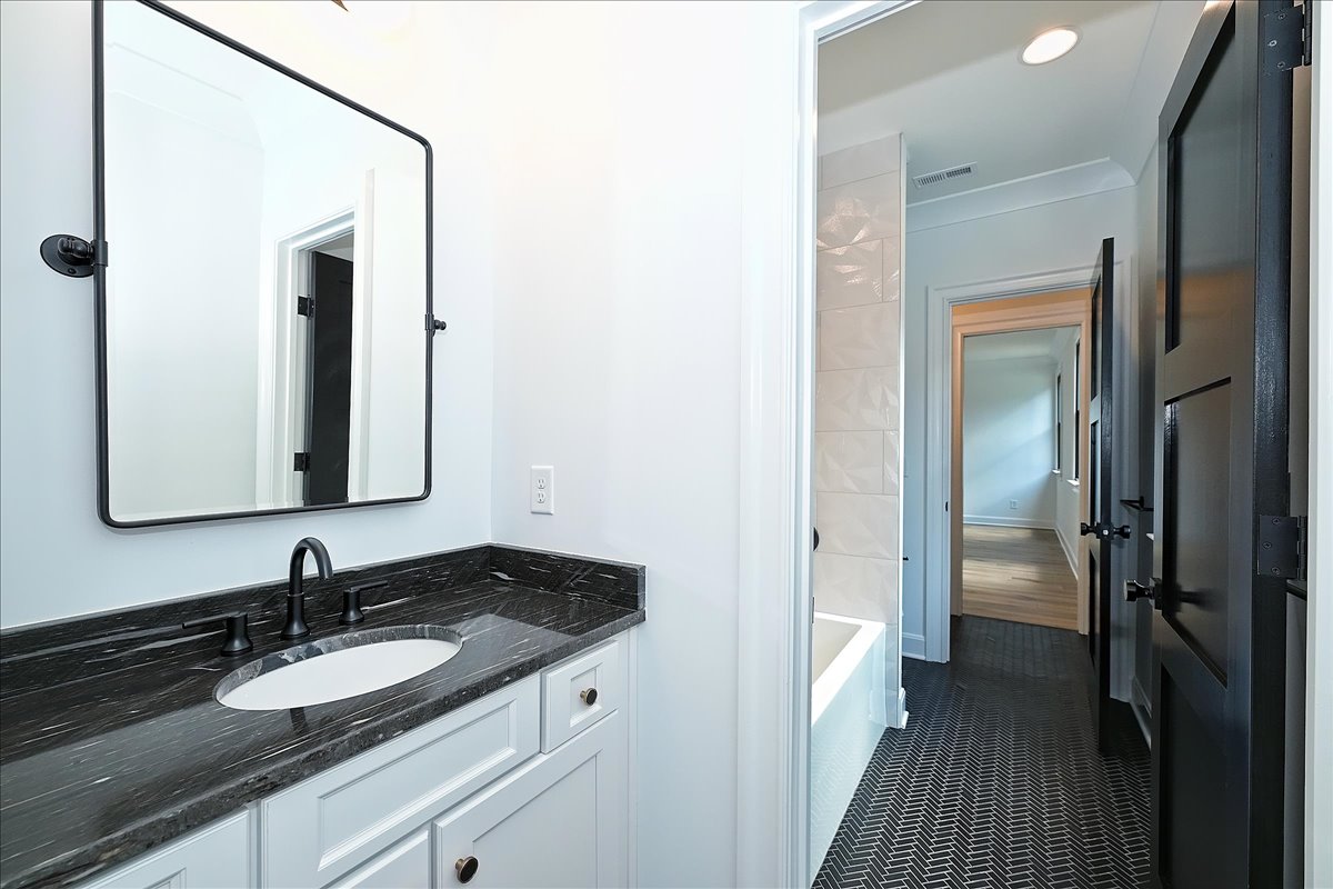 3209 Mayfield Avenue — view 32