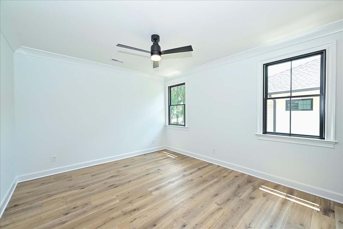 3209 Mayfield Avenue — view 37