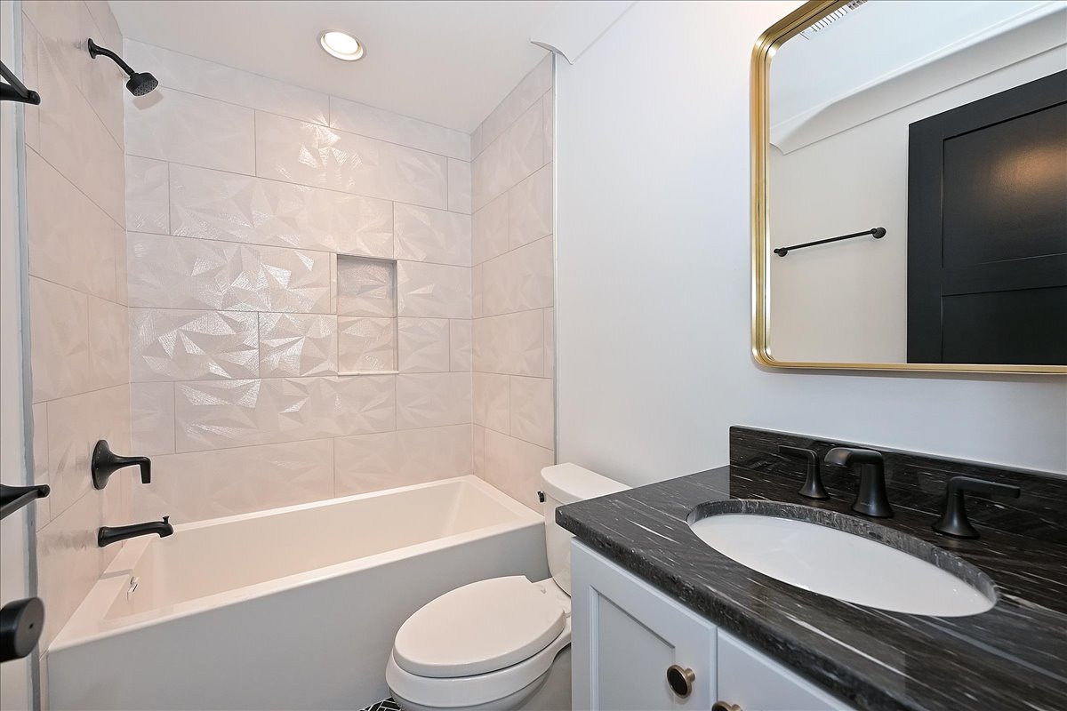 3209 Mayfield Avenue — view 38
